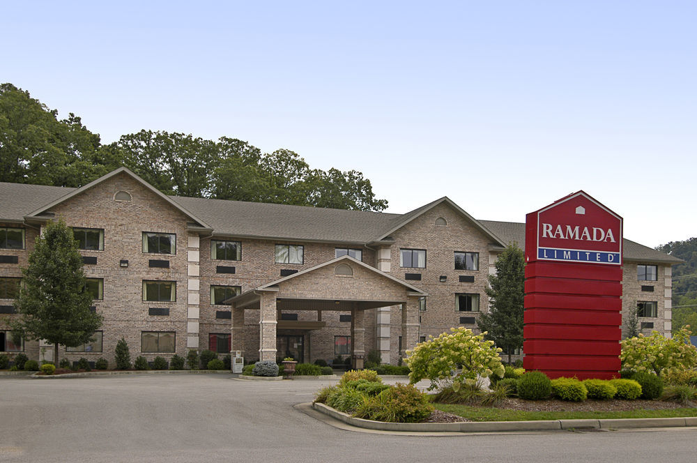 Ramada Limited by Wyndham- Huntington Hotel Bagian luar foto